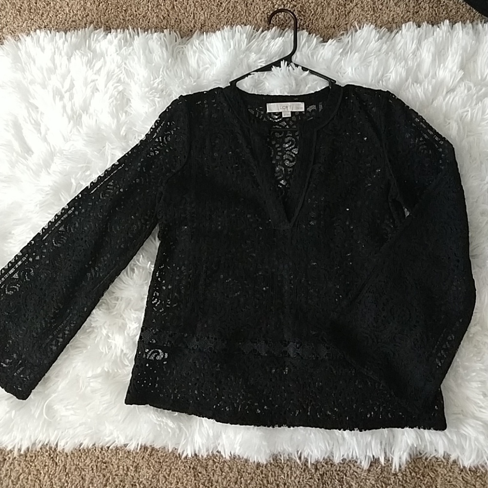 Loft lace/crochet v-neck top